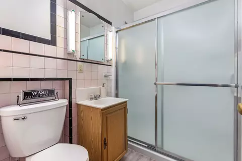 Bath - 1904 N Clark St, Appleton, WI 54911 photo 1 of 2