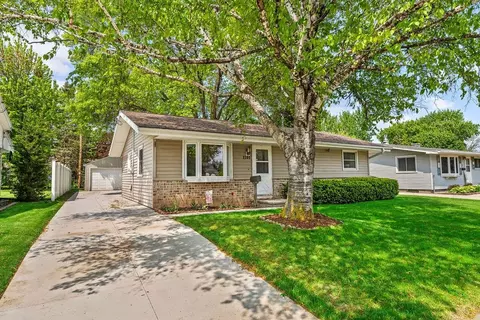 1101 Armory Pl, Oshkosh, WI 54902