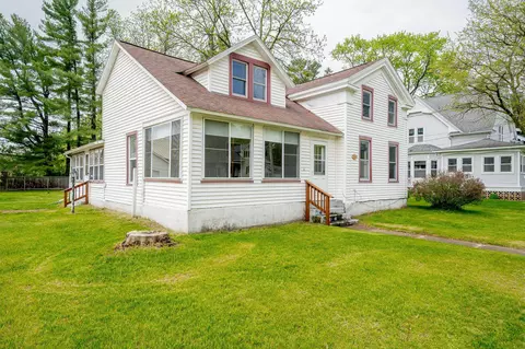 302 N Scott St, Wautoma, WI 54982