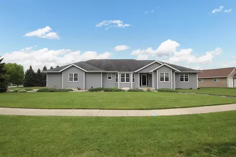 684 Prairie Pkwy, Fond Du Lac, WI 54935