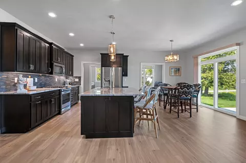 1072 W Cecilia Ct, Appleton, WI 54913 photo 8