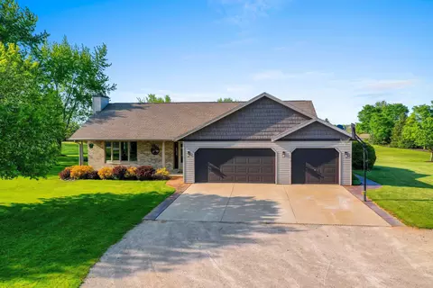 w1786 Spruce Road, Pulaski, WI 54162