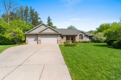 2180 River Trail Ct, De Pere, WI 54115