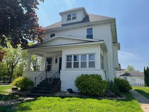 125 S Garden Ave, Gillett, WI 54124