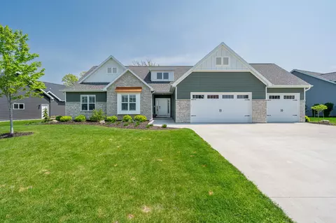 1943 Big Bend Dr, Neenah, WI 54956