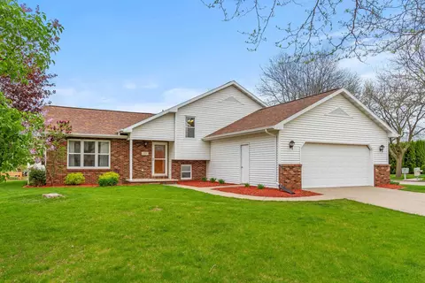 Exterior - 11 Fiesta Ct, Appleton, WI 54911 photo 14 of 20