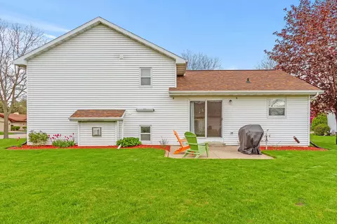 Exterior - 11 Fiesta Ct, Appleton, WI 54911 photo 5 of 20