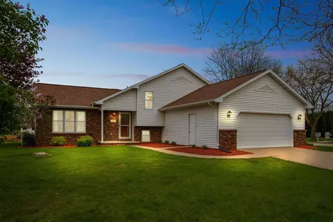 Exterior - 11 Fiesta Ct, Appleton, WI 54911 photo 15 of 20