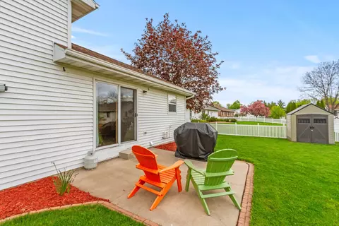 Exterior - 11 Fiesta Ct, Appleton, WI 54911 photo 9 of 20