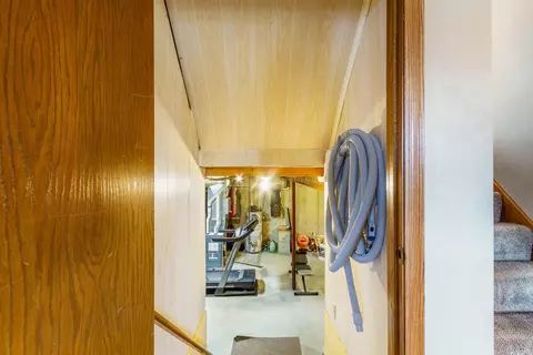 Entry Way - 11 Fiesta Ct, Appleton, WI 54911 photo 3 of 9