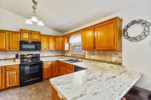 Kitchen - 11 Fiesta Ct, Appleton, WI 54911 photo 2 of 5
