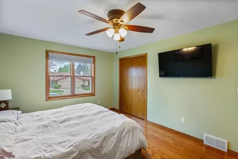 Bedroom - 11 Fiesta Ct, Appleton, WI 54911 photo 1 of 8