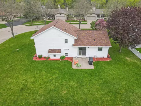 View/Area - 11 Fiesta Ct, Appleton, WI 54911 photo 6 of 7