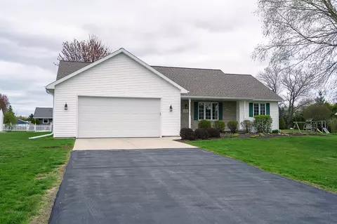 2918 Cinnamon Ridge Trl, Green Bay, WI 54313