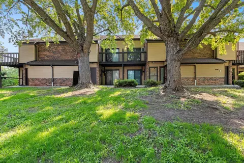 206 Royal Ct #9, Appleton, WI 54915
