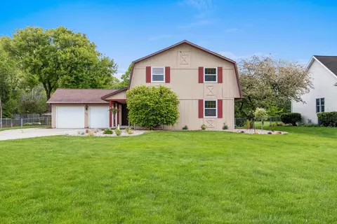 345 Wagon Wheel Ct, Green Bay, WI 54302