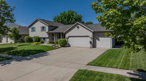 1138 Tanager Trl, De Pere, WI 54115