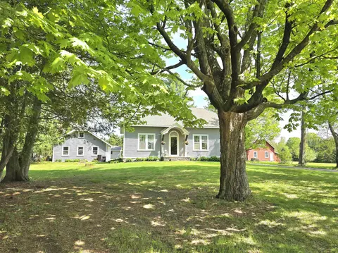 422 E 10th Ave Rd, Antigo, WI 54409