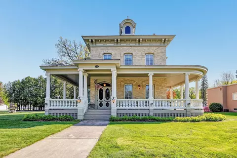 610 Main St, Oconto, WI 54153