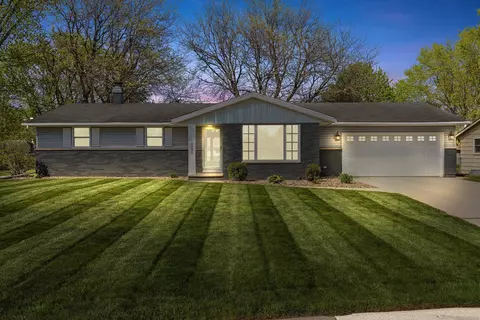 1856 Adler Way, Green Bay, WI 54303