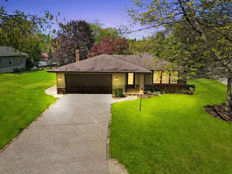2657 Forestville Dr, Green Bay, WI 54304