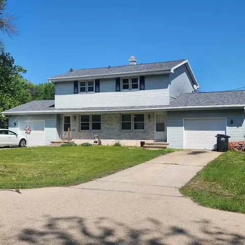 917 Bonheur Ct, Neenah, WI 54956