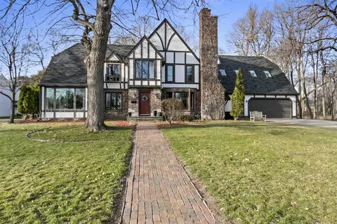 822 Grant Pl, Neenah, WI 54956