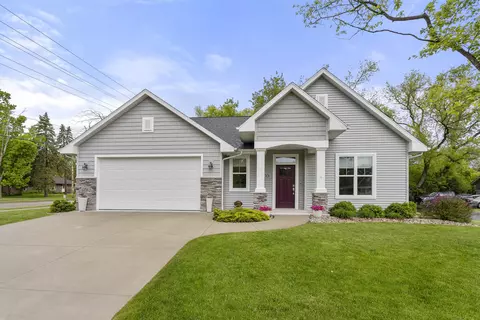 1100 S Forestbrook Ln, Appleton, WI 54914