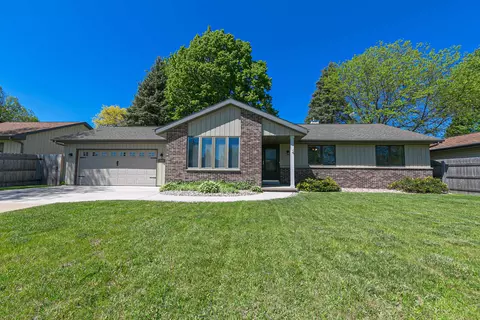 2656 W Sunnyview Rd, Appleton, WI 54914