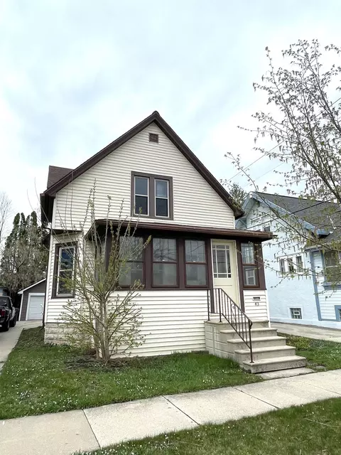 43 E 10th St, Fond Du Lac, WI 54935