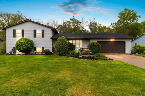 2060 Spring Creek Cir, Green Bay, WI 54311