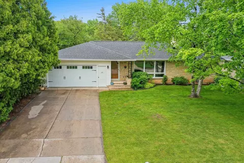 159 Custer Ct, Green Bay, WI 54301