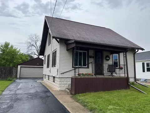 142 Gruenwald Ave, Neenah, WI 54956
