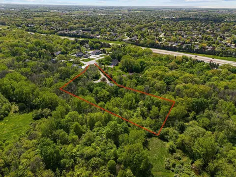 w2526 Brookhaven Drive, Appleton, WI 54915 photo 3