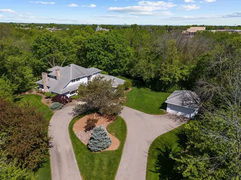 w2526 Brookhaven Drive, Appleton, WI 54915 photo 2