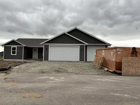 5635 N Acadia Dr, Appleton, WI 54913