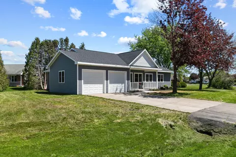 2888 Scenic Dr, Oshkosh, WI 54904