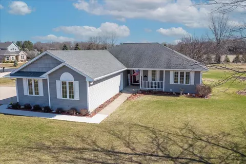 4630 Stonefield Dr, Oshkosh, WI 54902