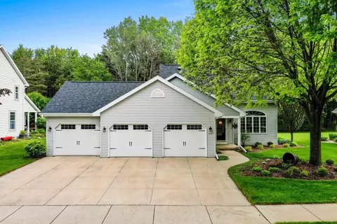 1316 E Keystone Ln, Appleton, WI 54913