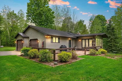16121 Cedar Point Ln, Mountain, WI 54149
