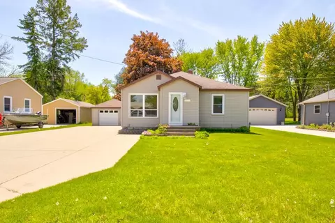 3125 Carney Ave, Marinette, WI 54143