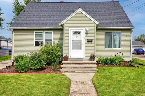 815 Milwaukee St, Menasha, WI 54952