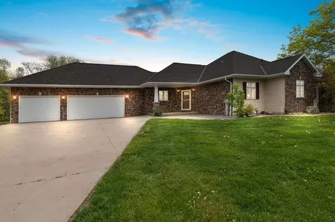 n794 North Road, Hortonville, WI 54944
