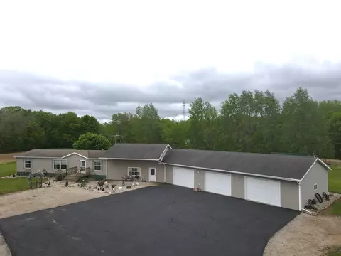 9155 Lee Lake Rd, Pound, WI 54161