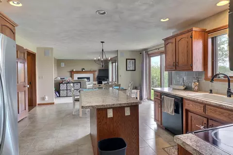 1601 E Wyndmere Dr, Appleton, WI 54913 photo 9