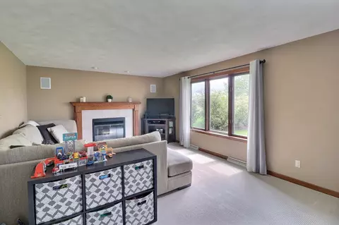 1601 E Wyndmere Dr, Appleton, WI 54913 photo 4