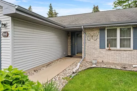 386 N Westhaven Dr, Oshkosh, WI 54904