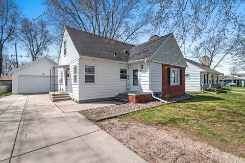 611 Butler St, De Pere, WI 54115
