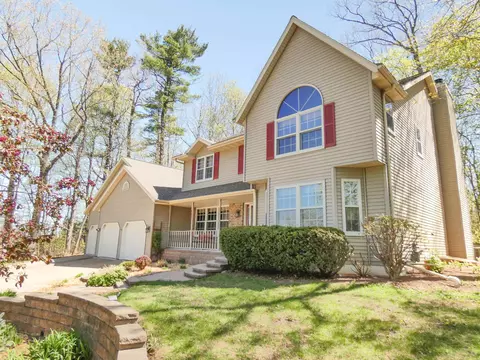 4407 Chatham Dr, Green Bay, WI 54313