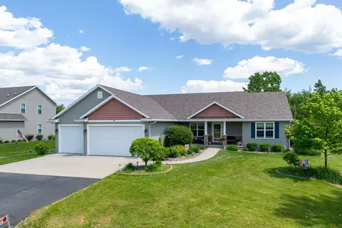 956 Sundial Ln, Neenah, WI 54956